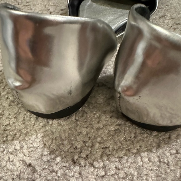Roger Vivier metallic silver ballerina flats - Picture 7 of 10